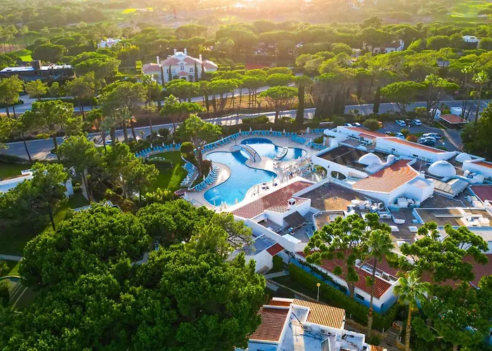 Four Seasons Country Club